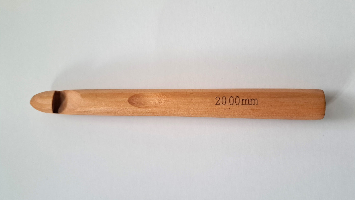 Crochet Hook - Wooden - 20mm